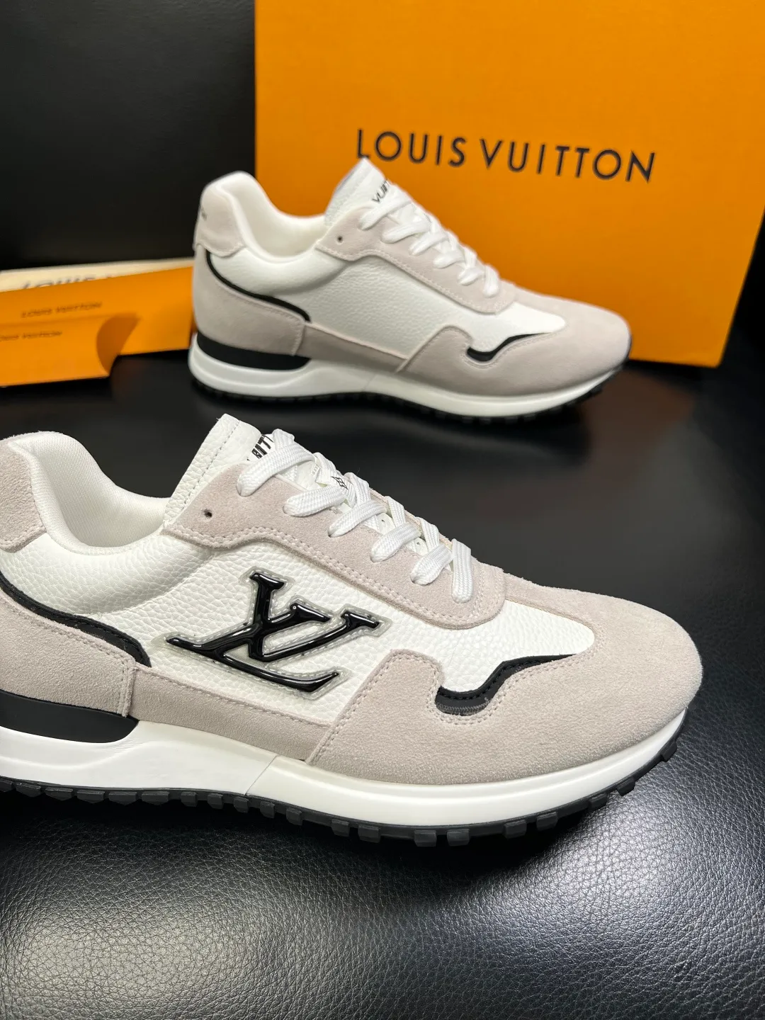 Men's shoes 💰620 Lv high quality top handicrafts Louis Vuitton, counters are equipped with original factory configuration, uppers are imported from Italy, high-quality splicing colorful complex handicrafts, imported cowhide lining is soft and comfortable, soles: original soles specially provided by the original factory, T men's shoes 💰U exclusive movable molded soles are super comfortable, original factory single goods, code number 39-44 (customized 38 45)